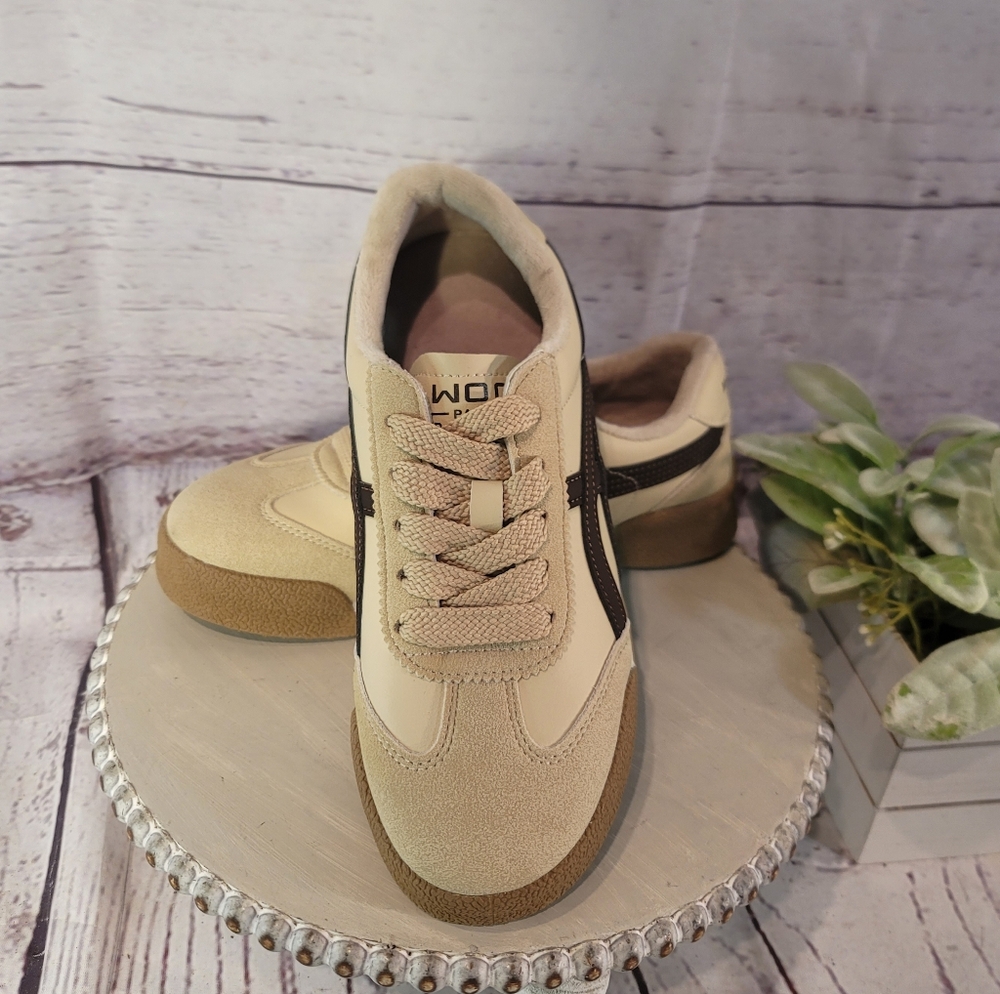 Michelle Woo Beige and Brown Athletic Sneakers
